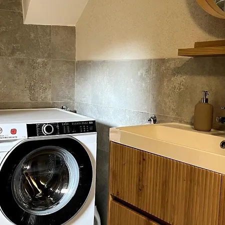 Old Town Apartment *